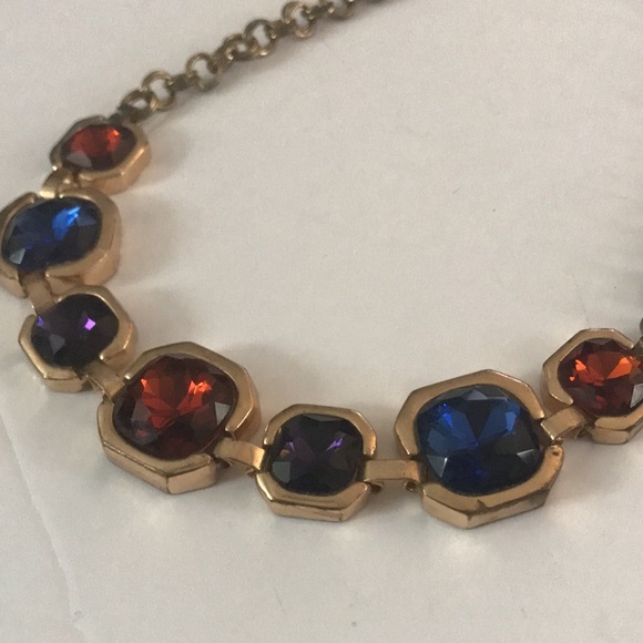 COSTUME LARGE FAUX GEM NECKLACE - Picture 2 of 7